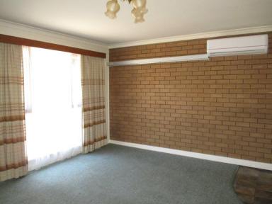 House For Lease - VIC - Bairnsdale - 3875 - COSY 2-BEDROOM UNIT IN QUIET COMPLEX OF THREE  (Image 2)