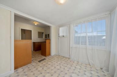 House For Lease - TAS - Glenorchy - 7010 - Convenient Family Living in the Heart of Glenorchy  (Image 2)