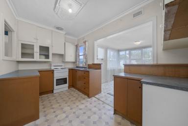 House For Lease - TAS - Glenorchy - 7010 - Convenient Family Living in the Heart of Glenorchy  (Image 2)