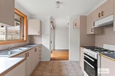 Townhouse For Lease - NSW - Bellambi - 2518 - Spacious 3-Bedroom Townhouse with Private Courtyard in Boutique Complex  (Image 2)