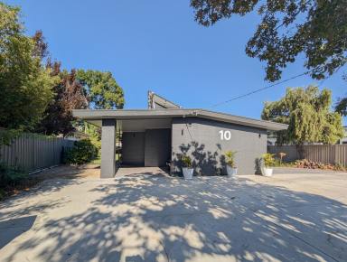 House For Sale - VIC - Swan Hill - 3585 - Destination Living by the River!  (Image 2)