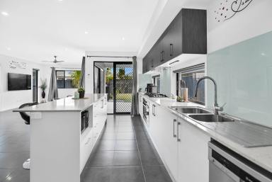 House For Lease - QLD - Arundel - 4214 - Modern Family Home  (Image 2)