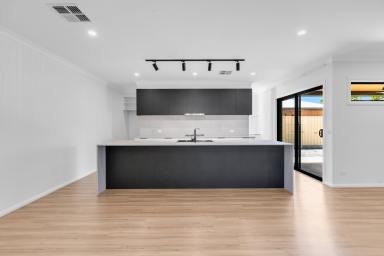 House For Sale - VIC - Mildura - 3500 - Modern Living, Near-New Comfort (Image 2)