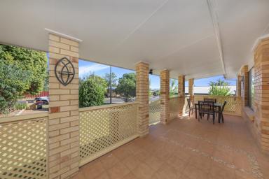 House For Sale - NSW - Tumut - 2720 - Brick Beauty! (Image 2)