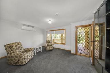 House For Sale - NSW - Tumut - 2720 - Brick Beauty! (Image 2)