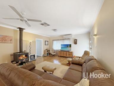 House For Sale - NSW - Inverell - 2360 - Every Box Ticked Here  (Image 2)