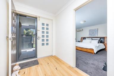 House For Sale - WA - Jindalee - 6036 - DREAM PARKLAND SETTING!!  (Image 2)