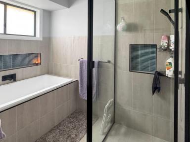 House For Lease - NSW - Glen Innes - 2370 - Modern 3 Bedroom Home with Double Garage  (Image 2)