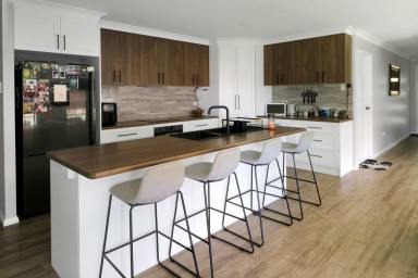 House For Lease - NSW - Glen Innes - 2370 - Modern 3 Bedroom Home with Double Garage  (Image 2)