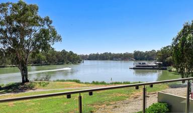 House For Sale - VIC - Mildura - 3500 - Live In Luxury Overlooking The Murray River!  (Image 2)