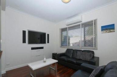 House Leased - WA - Cloverdale - 6105 - LOVELY HOME OPPOSITE PARK + POWERED WORKSHOP, close to City & Airport  (Image 2)