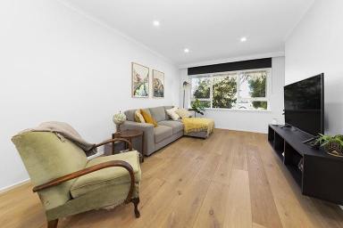 Unit For Lease - VIC - Mentone - 3194 - STYLISHLY RENOVATED | MODERN | GREAT LOCATION  (Image 2)