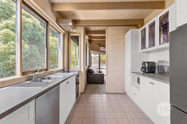 House For Sale - VIC - Mount Eliza - 3930 - Light-filled Charm in Quinns Estate  (Image 2)