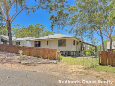 House For Sale - QLD - Russell Island - 4184 - Relaxed Island Living With Dual Street Access  (Image 2)
