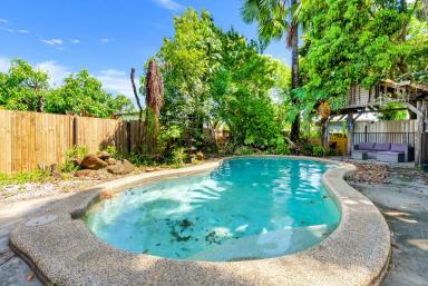 House For Sale - QLD - Edmonton - 4869 - 1,012m2....GREAT POOL, SOLAR POWER, FULLY FENCED & ELECTRIC GATE  (Image 2)