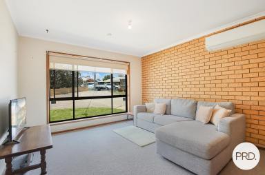 House For Lease - VIC - Wodonga - 3690 - LOVELY TWO BEDROOM UNIT!  (Image 2)