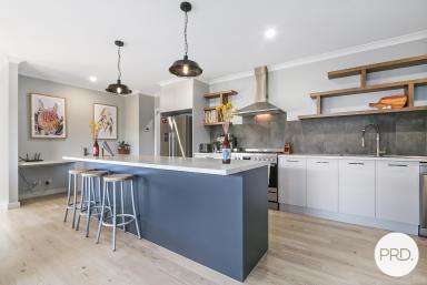 House For Lease - NSW - Thurgoona - 2640 - SPACIOUS FAMILY HOME!  (Image 2)