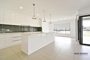 House For Lease - NSW - Dubbo - 2830 - Modern 3-Bedroom Home in Sought-After Lakeview Estate  (Image 2)