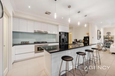 House For Sale - WA - Wellard - 6170 - Easy Family Lifestyle & Entertain All Year Round!  (Image 2)