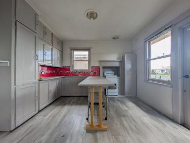 House Leased - VIC - Kerang - 3579 - Quirk, Comfort & Character  (Image 2)