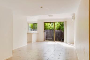 Unit For Lease - QLD - Newtown - 4350 - Modern Two Bedroom Townhouse Located near CBD  (Image 2)