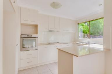 Unit For Lease - QLD - Newtown - 4350 - Modern Two Bedroom Townhouse Located near CBD  (Image 2)