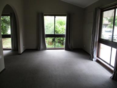 House For Lease - VIC - Bairnsdale - 3875 - COMFORTABLE THREE-BEDROOM HOME CLOSE TO SCHOOLS AND AMENITIES  (Image 2)