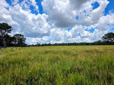 Lifestyle For Sale - QLD - Crows Nest - 4355 - 94 ACRES WITH A ONE KILOMETER FRONTAGE ALONG THE NEW ENGLAND HWY. (Image 2)