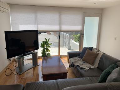 Apartment Leased - TAS - Hobart - 7000 - Fully furnished 3 Bedroom 2 bathroom Unit  (Image 2)
