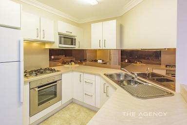 Apartment For Sale - WA - Broadwater - 6280 - Beachside Comfort: Fully Furnished Apartment at Abbey Beach Resort  (Image 2)