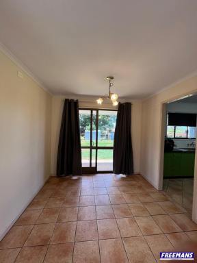 House For Lease - QLD - Kingaroy - 4610 - Neat & Comfortable Lowset Brick Home - Convenient Location  (Image 2)