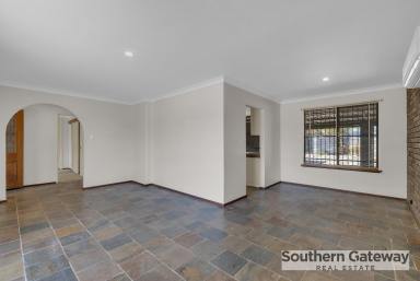 House For Sale - WA - Gosnells - 6110 - LARGE FAMILY HOME  (Image 2)