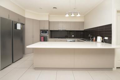 House For Sale - VIC - Swan Hill - 3585 - Modern Family Living with Investment Potential (Image 2)