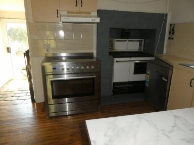 House For Lease - VIC - Swifts Creek - 3896 - CHARMING COUNTRY LIVING  (Image 2)