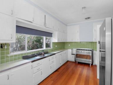 House For Lease - VIC - Bairnsdale - 3875 - UPDATED WEST BAIRNSDALE HOME WITH BUNGALOW  (Image 2)