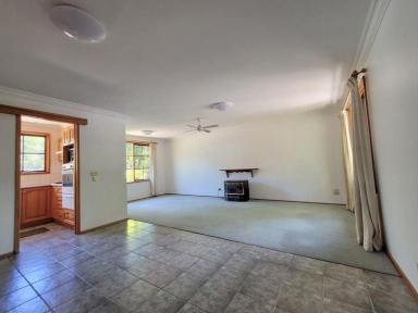 House For Lease - VIC - Vermont - 3133 - Perfect location in a beautiful area with a spacious backyard.  (Image 2)