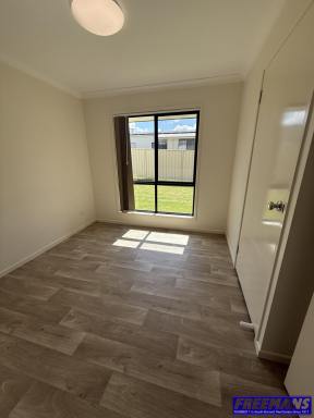 House For Lease - QLD - Nanango - 4615 - 4 Bedroom brick home on 800m² block  (Image 2)
