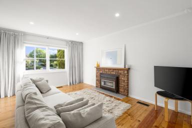 House For Sale - VIC - Euroa - 3666 - A Thoughtfully Renovated Home in a Tightly Held Location  (Image 2)