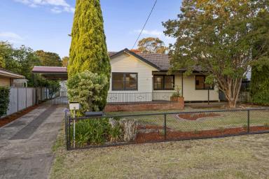 House For Sale - VIC - Euroa - 3666 - A Thoughtfully Renovated Home in a Tightly Held Location  (Image 2)