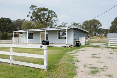 House For Sale - VIC - Stratford - 3862 - LAND RIGHT IN THE HEART OF TOWN  (Image 2)