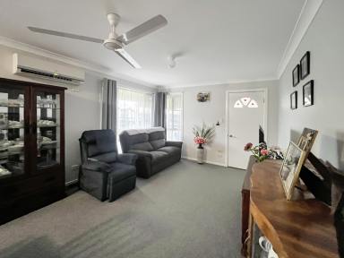 Unit For Sale - NSW - Kyogle - 2474 - STYLISH 2-BED UNIT WITH PRIVATE COURTYARD  (Image 2)