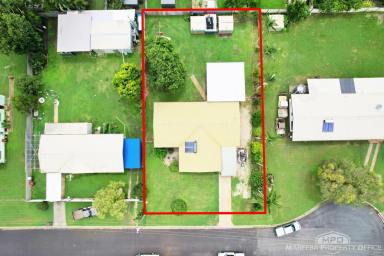 House For Sale - QLD - Mareeba - 4880 - COMFORTABLE FAMILY LIVING IN QUIET CUL-DE-SAC  (Image 2)