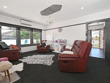 House For Sale - TAS - Glenorchy - 7010 - Charming Home in Central Glenorchy  (Image 2)