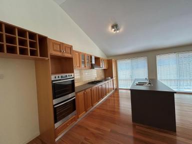 House For Lease - NSW - Bundanoon - 2578 - Executive Family Home  (Image 2)