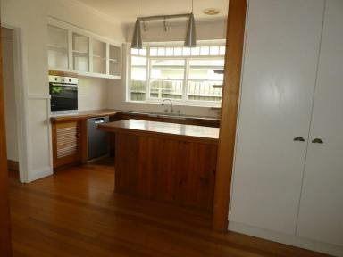 House For Lease - VIC - Sale - 3850 - SPACIOUS 3-BEDROOM HOME IN QUIET, CONVENIENT LOCATION  (Image 2)