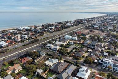 House Leased - VIC - Edithvale - 3196 - 3 BEDROOM | MODERN | STYLISH HOME  (Image 2)