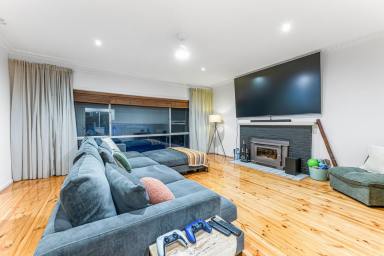 House For Sale - VIC - Mildura - 3500 - MOVE STRAIGHT IN & ENJOY (Image 2)