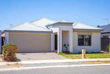House For Sale - WA - Secret Harbour - 6173 - Modern Coastal Family Lifestyle with Energy Efficiency  (Image 2)