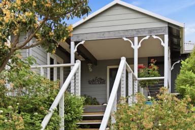 House For Sale - WA - Kangaroo Gully - 6255 - Elegant Living, Panoramic Views! (Image 2)