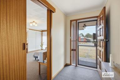 House For Sale - TAS - Ulverstone - 7315 - FIRST HOME, INVEST OR DOWNSIZE!  (Image 2)